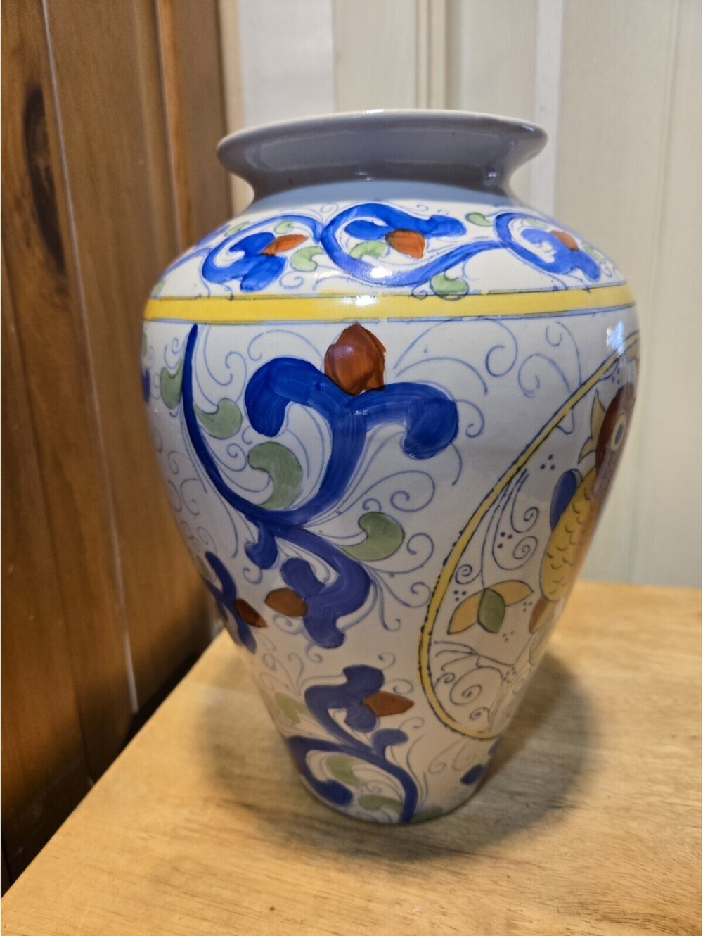 Chinese Vase WBI Bird of Paradise Motif Hand-Painted 11" Tall Vase - Picture 4 of 13